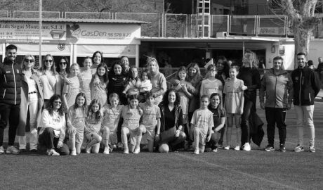 La escuela de fútbol de Dénia se suma a la celebración del Día de la Mujer