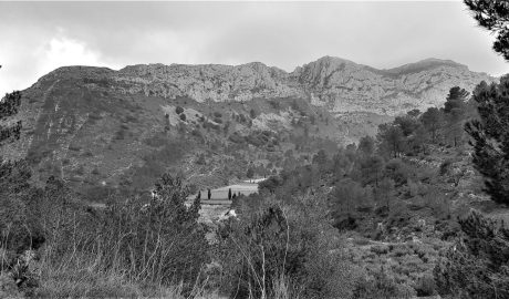 Benigembla no permitirá chalets en las montañas puestas a la venta y ligadas a Julio Iglesias en su día