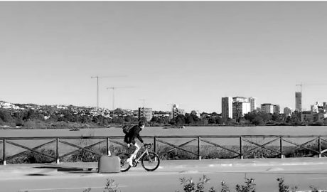 Calp sancionó en el último mes a 499 coches y motos frente a tan solo 18 bicis o patinetes